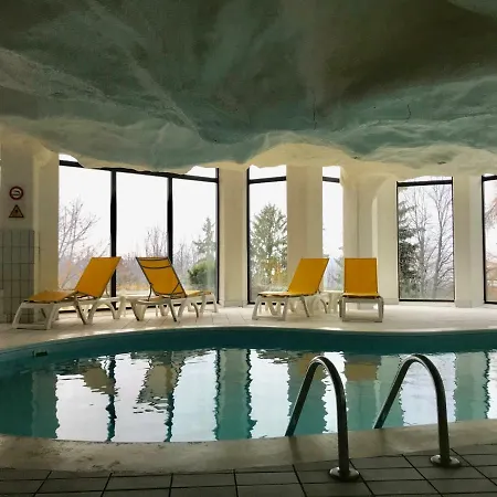 Lovely Studio Bristol With Swimming-pool Apartment